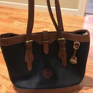 Dooney & Bourke awl navy tan bucket tote bag